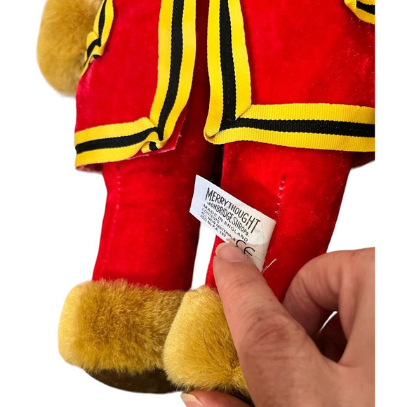 Merrythought England Plush Bear Harrods Beefeater Royal Guard NWT 1990 - Picture 7 of 7